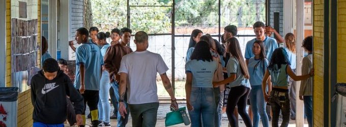 Após dois anos de Pé-de-Meia, abandono escolar no RS cai 52%