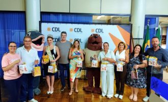 Em visita a Rio Grande, comissão da Fenadoce prestigia o Festimar 2026