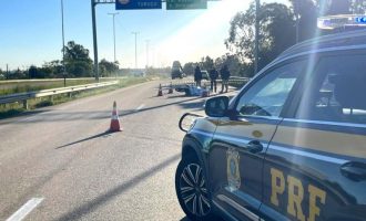 Motociclista bate em traseira de caminhão e perde a vida na BR-116