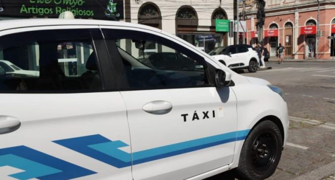 Oito permissões de táxis são suspensas em Pelotas por falta de vistoria