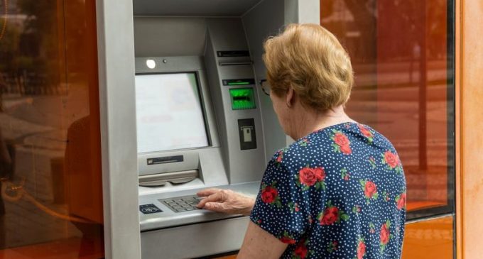 INSS paga segunda parcela do 13º a aposentados e pensionistas