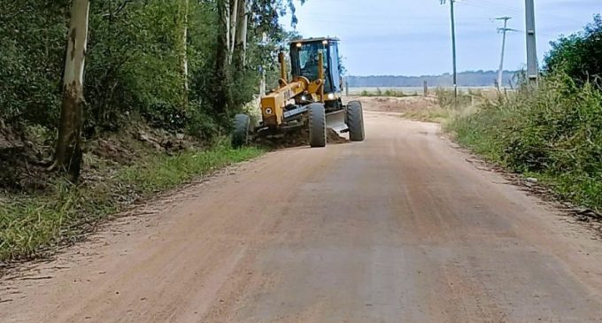 Prefeitura recupera estrada do Posto Branco