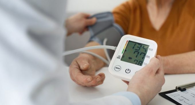 Pressão alta sem sintomas: por que milhões de brasileiros têm hipertensão e não sabem
