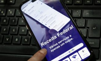 Receita paga nesta sexta maior lote de restituição do IR da história