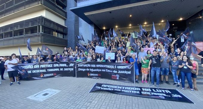 Manifestações de servidores do TJRS ocorrem em diferentes regiões do estado