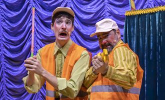 SME promove oficinas e apresentações de teatro para escolas da rede