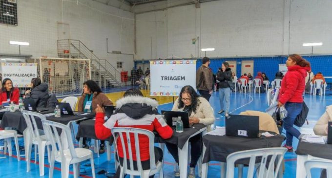 Prefeitura cadastra centenas de famílias em mutirão habitacional