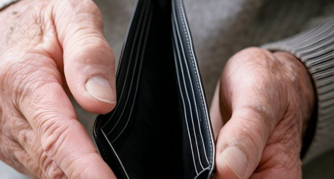 Com renda comprometida, idosos recorrem cada vez mais à Justiça para renegociar dívidas