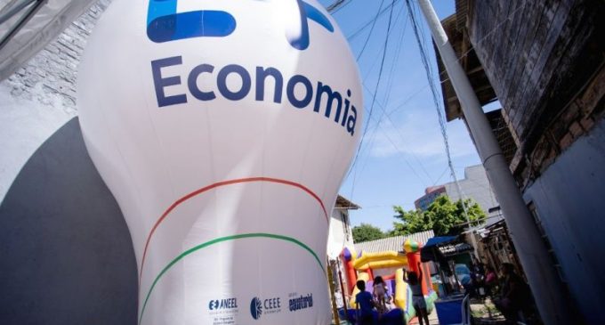 CEEE Equatorial leva troca de lâmpadas, cadastro na Tarifa Social e sorteio de 40 geladeiras para Pelotas
