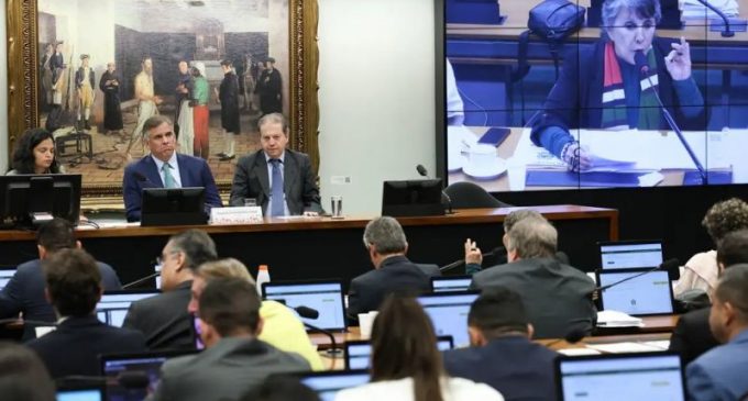 Comissão da Câmara aprova redução da maioridade penal para 16 anos