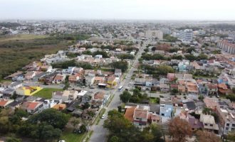 Moradores do Umuharama reclamam de quedas e oscilações de energia há mais de um ano e relatam prejuízos com equipamentos queimados