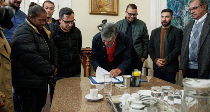 Marroni sanciona Vida Ativa Mais e Fundação Hildete Bahia da Luz