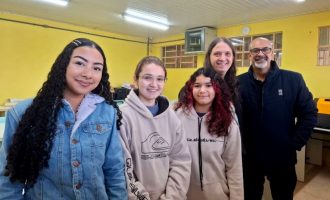 Alunas da rede municipal de Pelotas querem ajudar idosos a usarem seus medicamentos