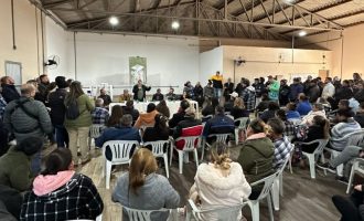 Pescadores de Pelotas e Rio Grande assinam os primeiros contratos de crédito do Incra no país