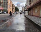 Grande vazamento no centro preocupa moradores