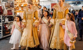 Vencedoras do concurso cultural Baronesa por Um Dia visitam a Fenadoce