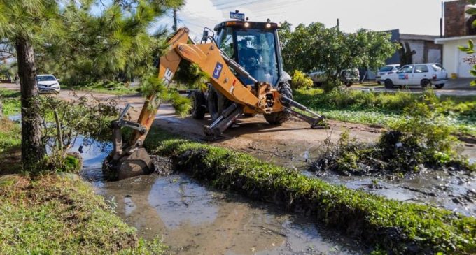 Obras de drenagem têm continuidade no Loteamento Getúlio Vargas