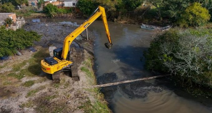 Prefeitura de Pelotas realiza obras de desassoreamento