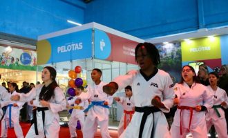 Projetos da SELJ promovem apresentações ao público na Fenadoce