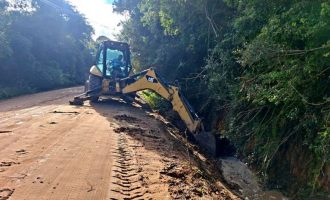 Barro Duro recebe mutirão de drenagem