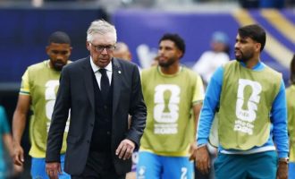 Ancelotti lamenta eliminação e já projeta novo ciclo: “Não é o fim”