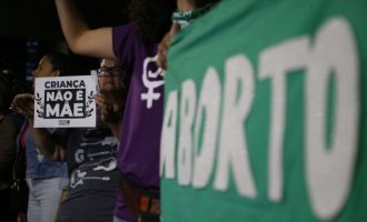 Metade das crianças grávidas com menos de 14 anos não recebe opção de aborto legal, diz pesquisa