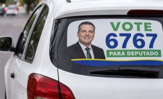 Carro com adesivo de campanha eleitoral pode levar à perda da cobertura de seguro