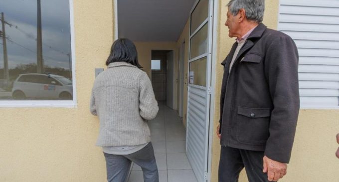 Prefeitura começa a entregar as novas casas da Vila Farroupilha