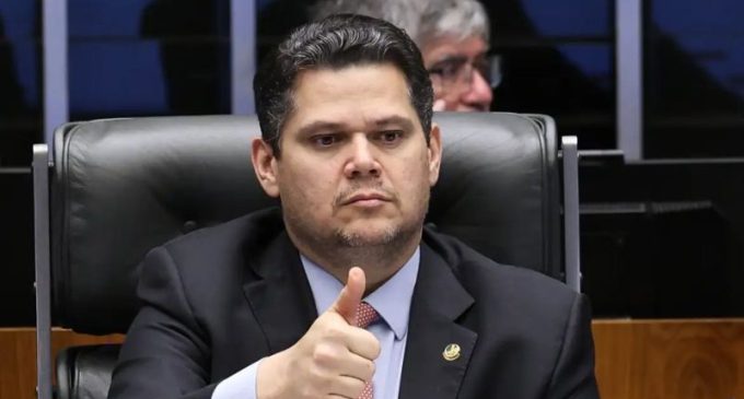 Alcolumbre destrava PEC do fim da 6×1 após conversas com Lula