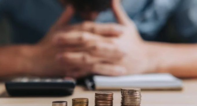 Inadimplência atinge 83,9 milhões de pessoas e quitar dívidas é prioridade para brasileiros no segundo semestre